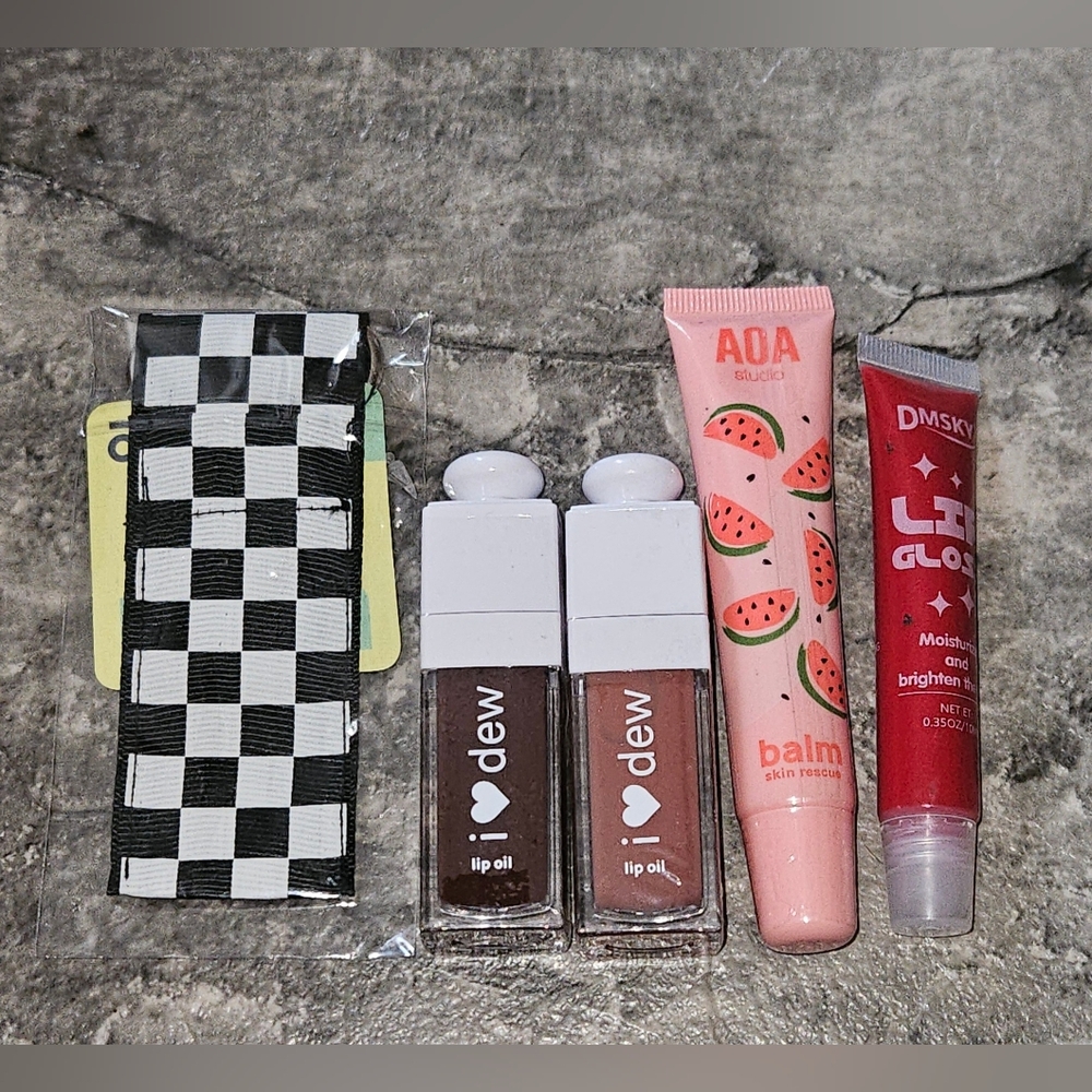 Lip Bundle- Lip Balm Holder Keychain, Tinted Lip Oils, Lip Balm & Lip Gloss BNIB